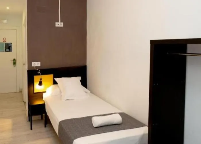 Easy Sants By Bossh! (adults Only) Hostel