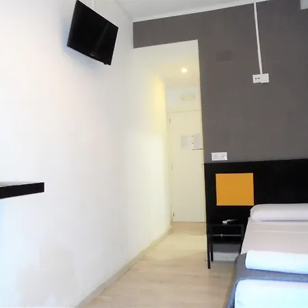 Easy Sants By Bossh! (adults Only) * Barcelona