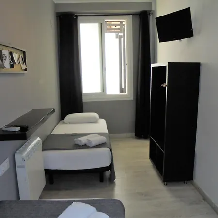 Easy Sants By Bossh! (adults Only) Barcelona