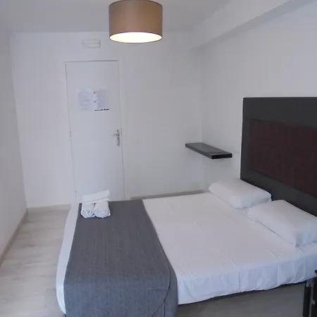 Easy Sants By Bossh! (adults Only) Vandrarhem *